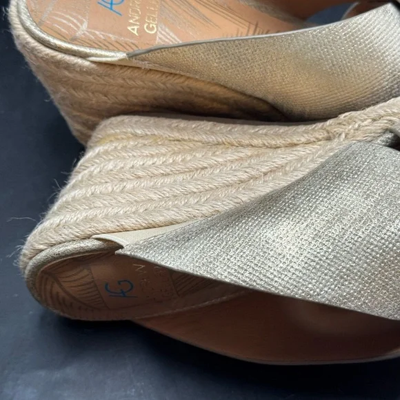 Andrew Geller Gold Fabric Open Toe Slip On 3” Wedge Heel Sandal Women’s Size 8 - Picture 12 of 16